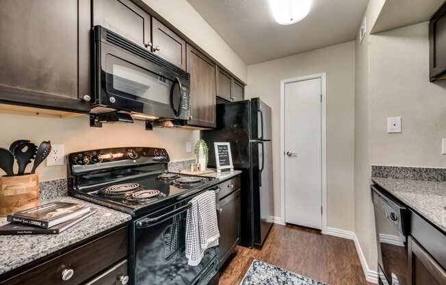 Mount Vernon Apartments | Desoto TX | Modern Kitchen with Granite Countertops