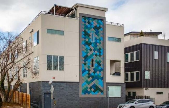 2 Bed/2.5 bath at 7 on Tenn Townhomes in Berkeley District