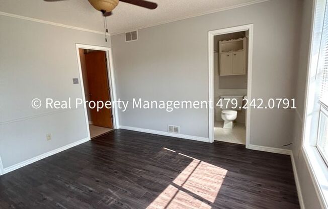 2 beds, 2 baths, $985