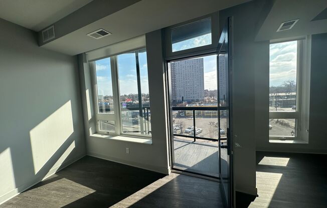2 beds, 2 baths, 992 sqft, $2,295, Unit 300