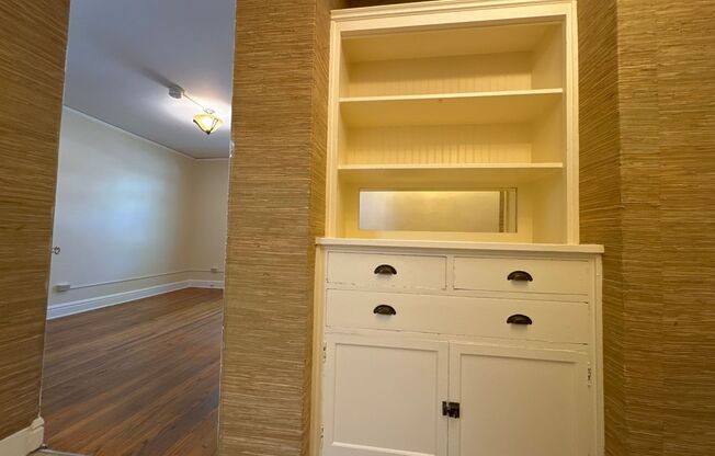 1 bed, 1 bath, 605 sqft, $1,250, Unit B-12