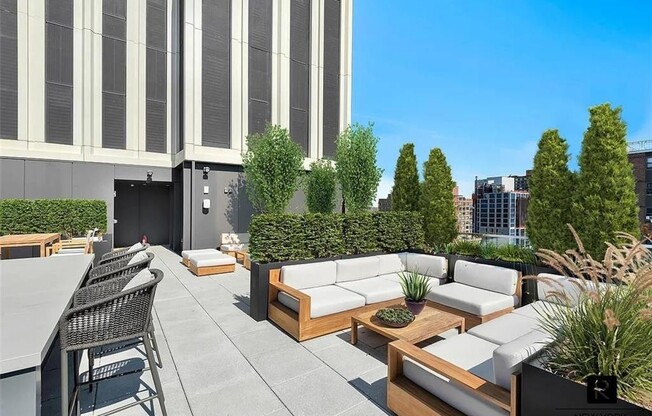 212 W 93 ST