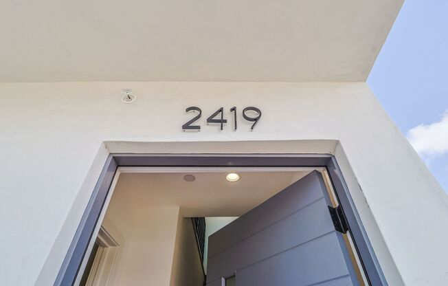 2419 Carmona Ave