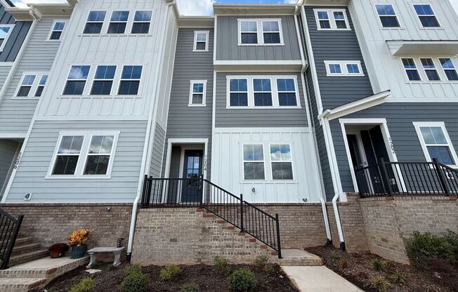 1204 HOLDING VLG WAY