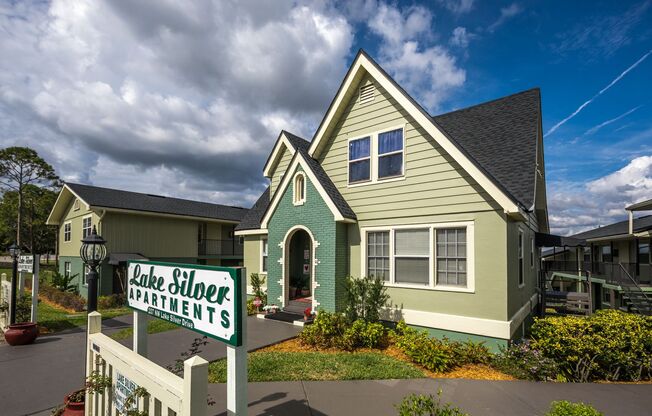 2 beds, 2 baths, 1,116 sqft, $1,349, Unit APT 6