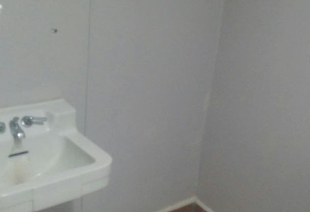 Studio, 1 bath, 400 sqft, $550, Unit 1