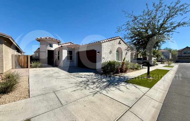 2922 E WAYLAND DR