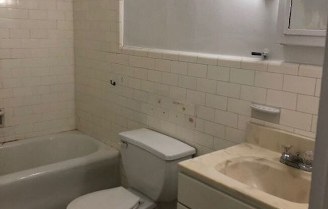 Studio, 1 bath, 467 sqft, $1,250, Unit King Edward Annex 34