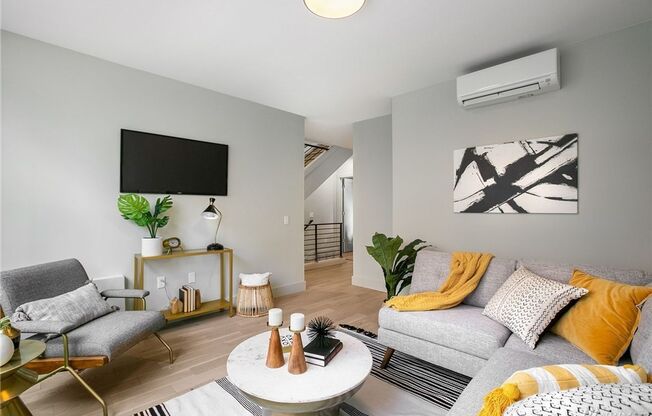 Sophisticated Modern Rowhome in the Heart of Wallingford