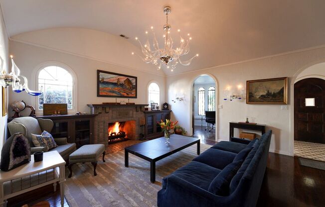 6 Bedroom Home and ADU for Rent in Los Feliz Neighborhood