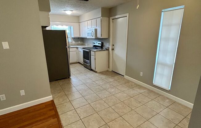 3 beds, 2 baths, $2,200