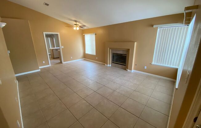 2 bed/ 2 bath home located in Peccole Ranch