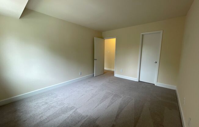 1 bed, 1 bath, 745 sqft, $1,750, Unit 14215 #204