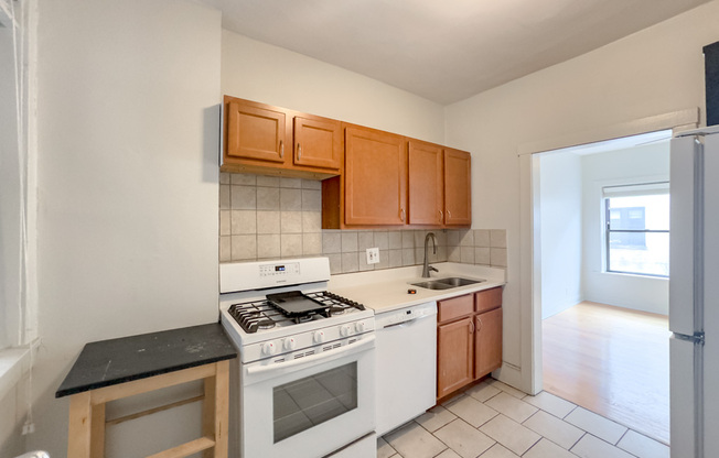 3528 Broadway