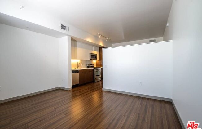 Studio, 1 bath, 644 sqft, $2,475, Unit 803