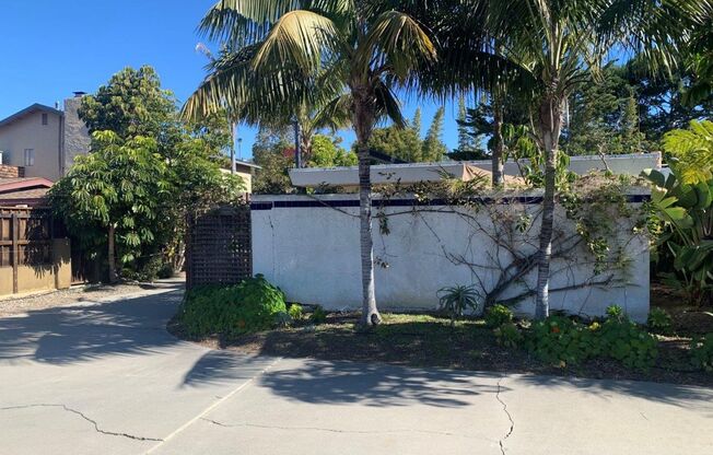 608 N Rios Ave