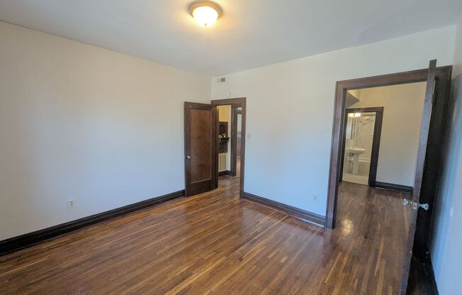 1 bed, 1 bath, 725 sqft, $825, Unit 2W