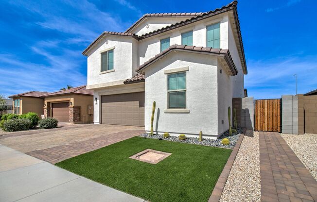 Gorgeous 5 Bedroom + 3 Bathroom + 2 Car Garage + Private Pool + Putting Green in Goodyear!