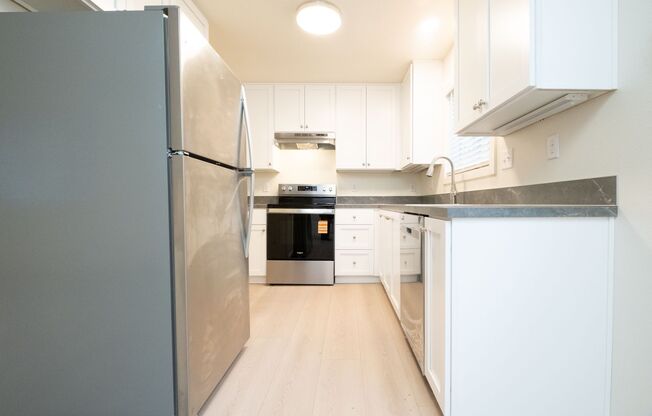 Pet Friendly 1 Bedroom in Classic Style and Charm in Irvington!