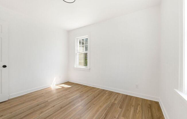 3 Bedroom home! **2ND MONTH RENT FREE*