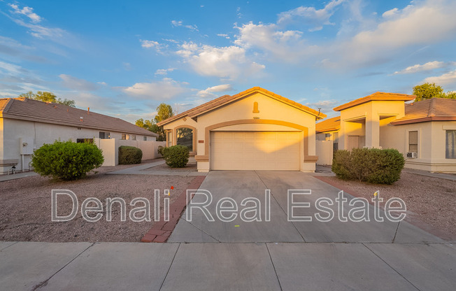 8815 N 66 AVE
