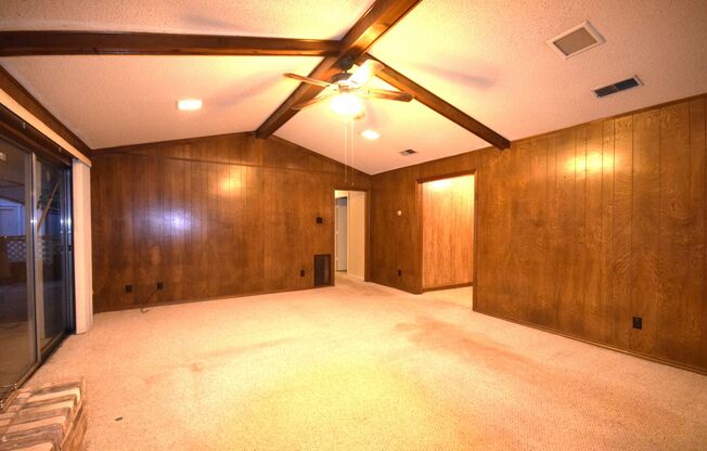 Welcome to 1045 Briarwood Ln!