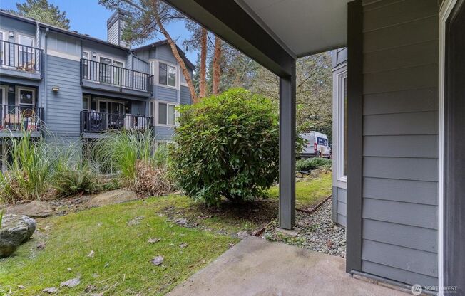 2 Bed 2 Bath Totem Lake Condo