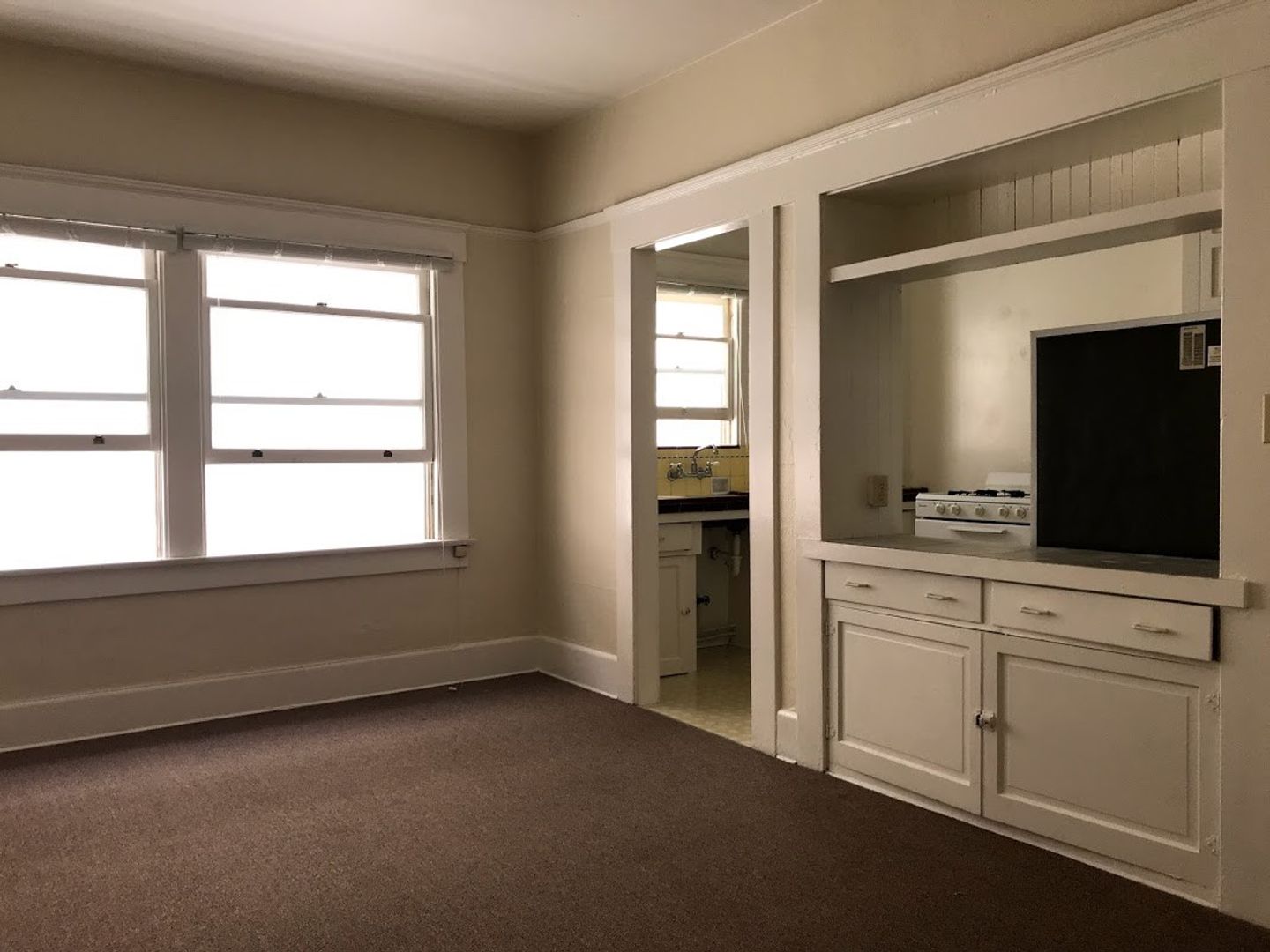 9TH AVENUE APARTMENTS