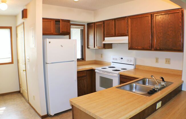 2 beds, 1 bath, $1,100