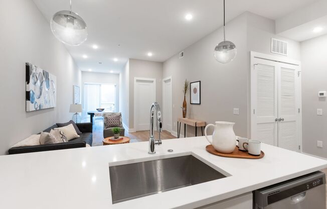 1 bed, 1 bath, $1,475, Unit 304