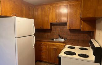 Cozy Ballard studio with charming kitchen & dining nook - 3 weeks free rent!