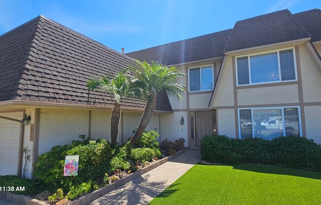 UNIVERSITY CITY / SAN DIEGO - Nice 5 Bedroom / 3 Bath House with POOL.  AVAILABLE NOW!