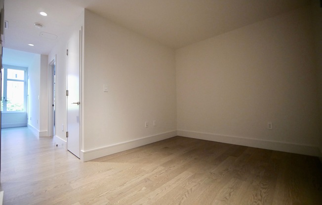 510 E 14 ST