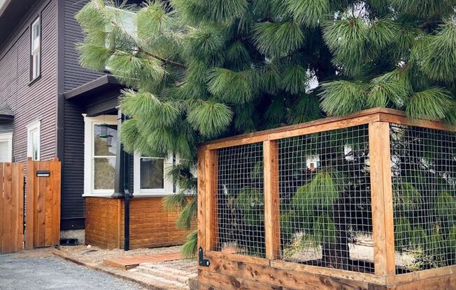 Character Rich 4 Bed/2 Bath 4-Square w/Central A/C!!