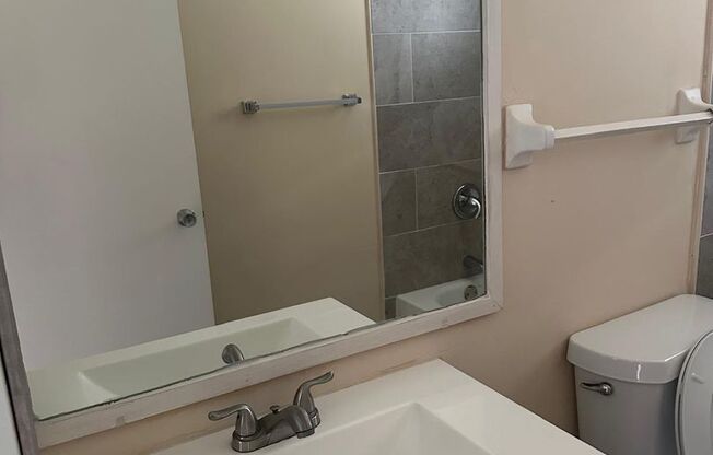 4824 Lucaya Dr