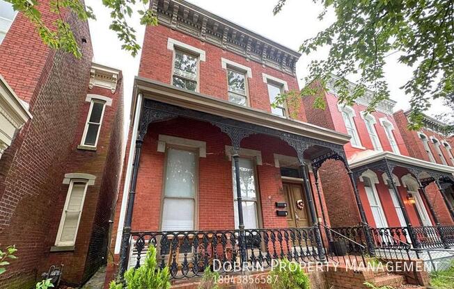 9 W CLAY ST