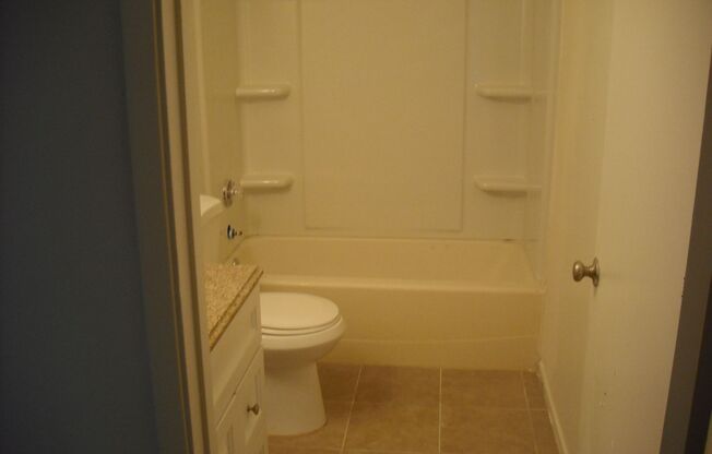 2 beds, 1 bath, $2,550, Unit # 108