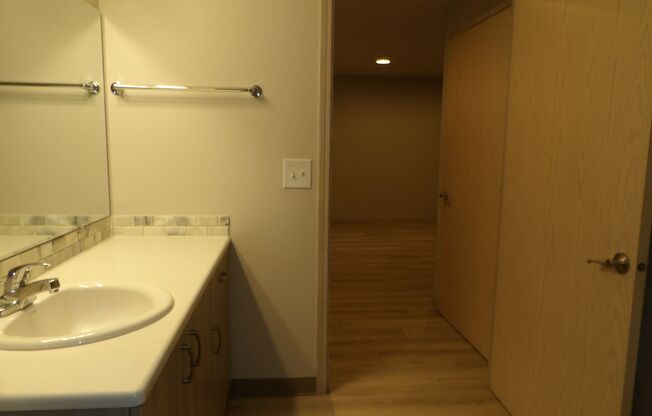 2 beds, 2 baths, 1,240 sqft, $1,940, Unit L57