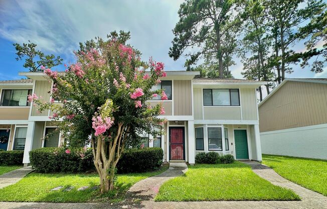 Spacious 2BR/2.5BA Townhome in Mill Run