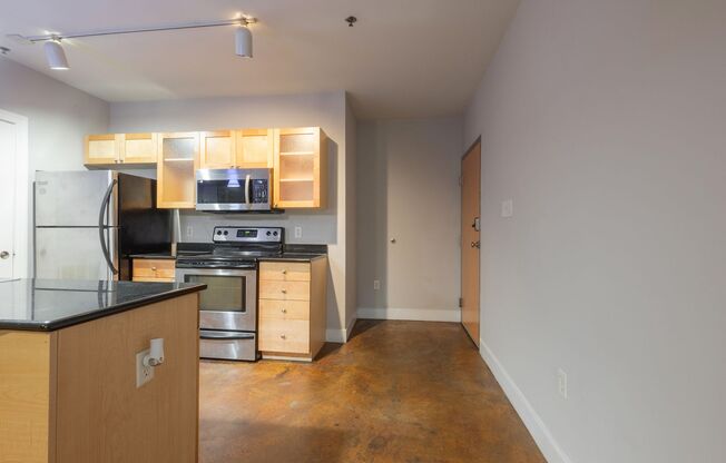 2 beds, 2 baths, 945 sqft, $1,295, Unit 301