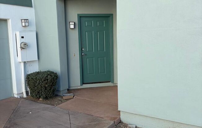 2 Bedroom 2.5 Bath Townhome!