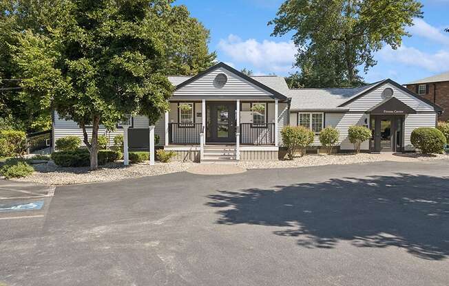 Community Clubhouse and Landscape at Middlesex Crossing Apartments located in Billerica, MA.