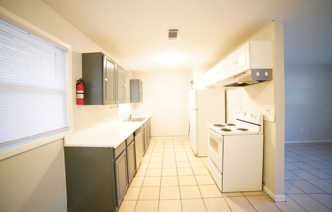 3 beds, 1 bath, $1,500