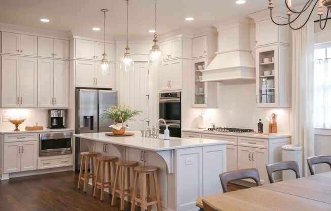 FULLY FURNISHED 4 Bedroom Executive Home in Williamson County