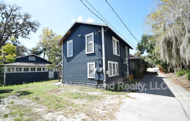 906 1/2 VISTABULA ST