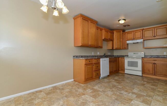 Beautiful duplex for rent with carport