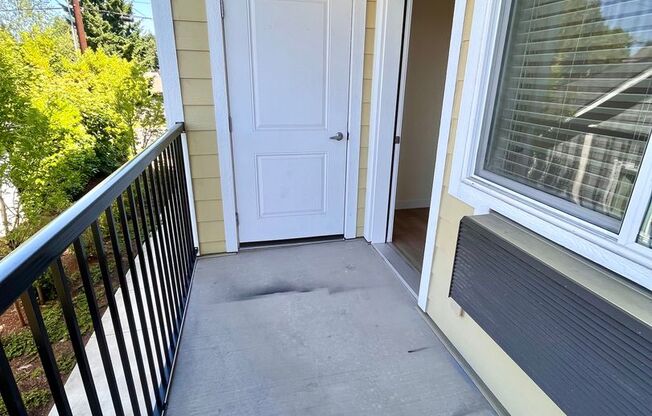 2 beds, 1 bath, $1,910, Unit A209