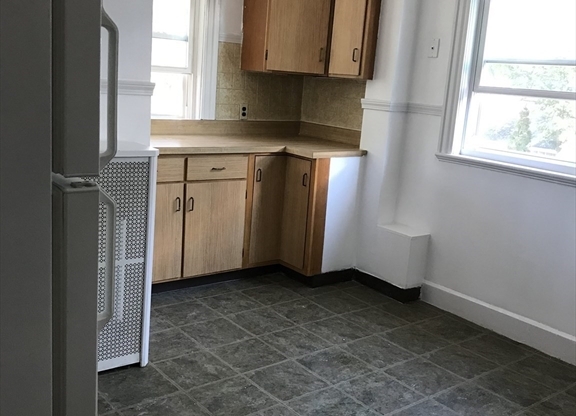 2 beds, 1 bath, 1,200 sqft, $2,600, Unit 2