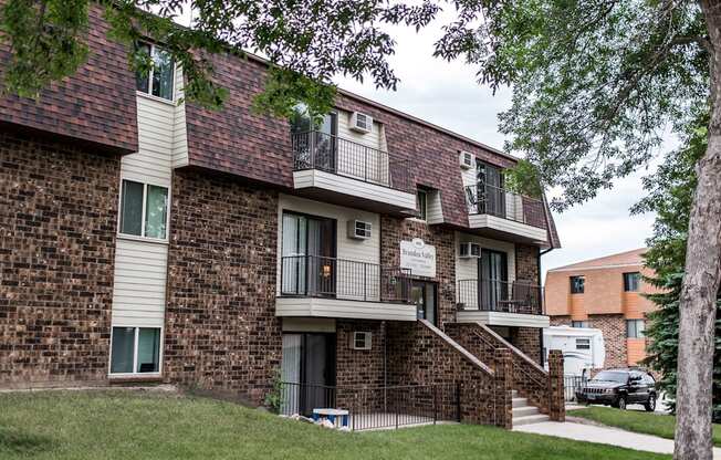 Brandon Apartments exterior| Bismarck, ND