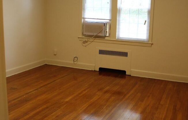 1 bed, 1 bath, 706 sqft, $1,695, Unit 400 #11